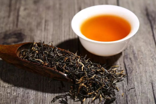 六大茶类是指哪六类，绿茶/白茶/黄茶/乌龙茶/红