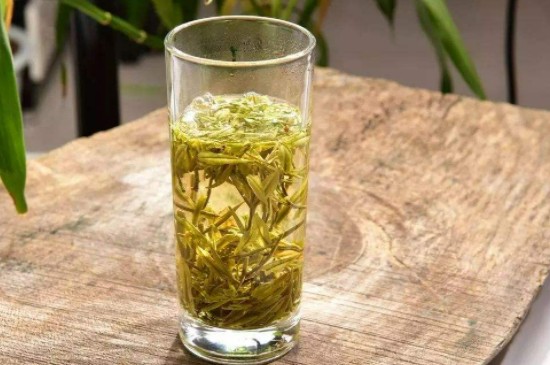 白茶對人體好還是綠茶好，白茶和綠茶的特點