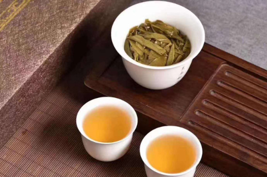 老年人適合喝什麼茶，紅茶/老白茶等