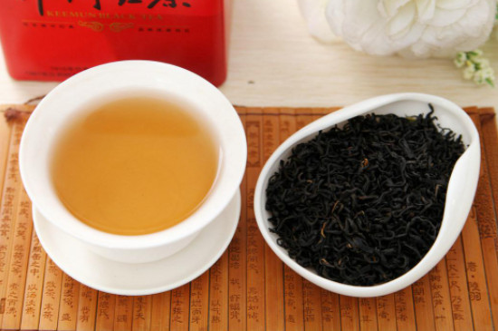 湿气重的人喝红茶还是绿茶，红茶的效果好些