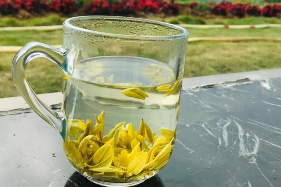 黃金芽茶葉多少錢一斤，580～8000元左右一斤