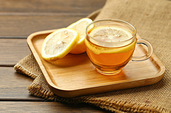 檸檬紅茶的危害，不宜空腹飲用以免對腸胃造成影響