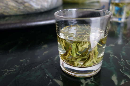长期喝龙井茶副作用，正常喝没有副作用