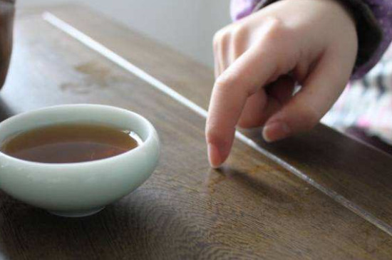 茶中的各种手势礼仪，都是什么含义呢?