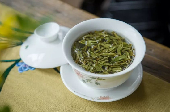 什麼茶健脾養胃除溼氣，紅豆薏仁茨實茶等