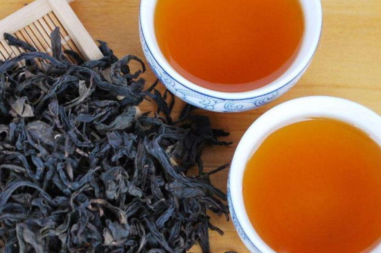 大紅袍是紅茶嗎，大紅袍其實是半發酵的烏龍茶