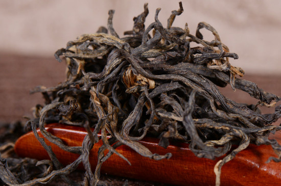 雲南古樹紅茶多少錢一斤，雲南野紅茶多少錢一公斤