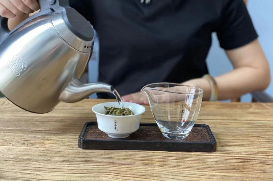 泡好的茶可以用保温杯存放吗