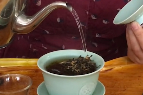 蜂蜜泡茶葉的正確方法
