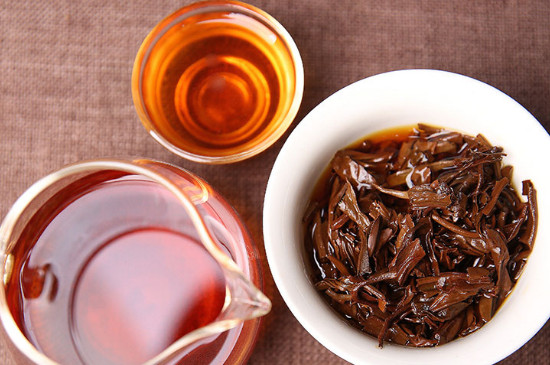 長期喝普洱茶的危害，會引起腸胃不適